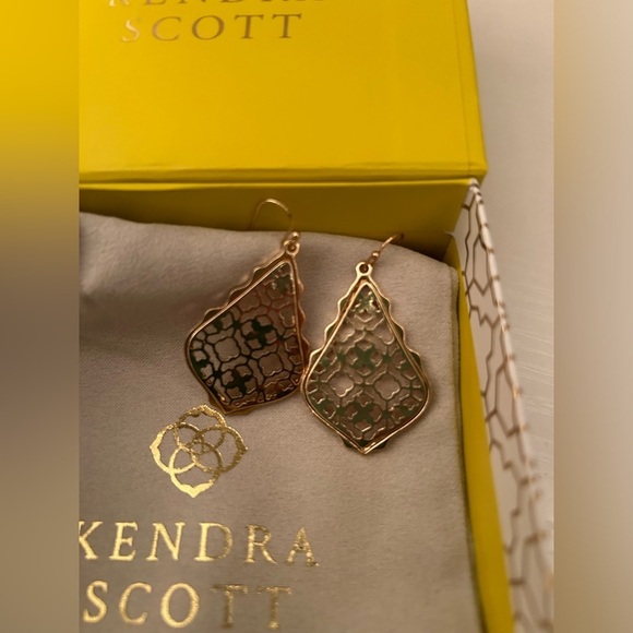 NWT Kendra Scott Gold Addie Drop Dangle Statement Earrings In Filigree - Picture 3 of 5